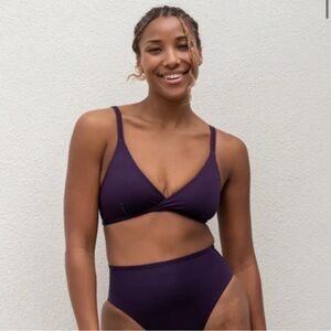 Left On Friday Sweet Victory Top D+. XL.
Color Legend (Purple)